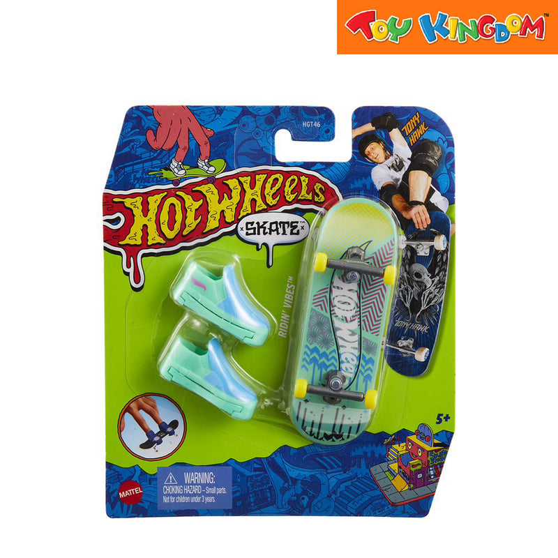 Hot Wheels Skate Tony Hawk Fingerboard and Skate Shoes