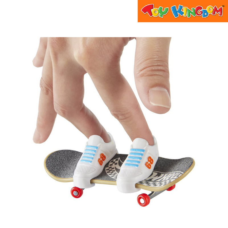 Hot Wheels Skate Tony Hawk Fingerboard and Skate Shoes